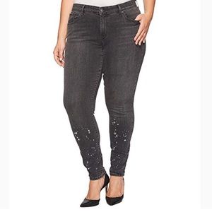 Levi’s 711 Skinny Jeans